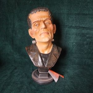 Frankenstein Bust Light Up Eyes